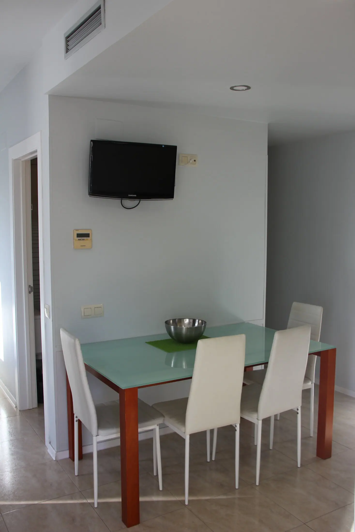 Comedor tipo office del estudio